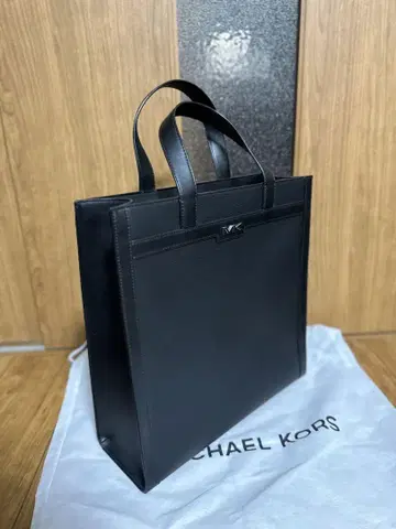 MICHAEL KORS 블랙 토트백