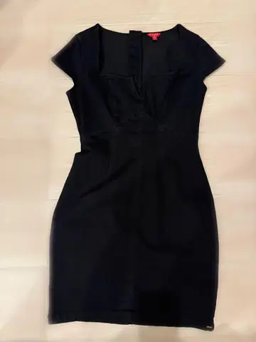 GUESS 블랙 반팔 미니 원피스 M