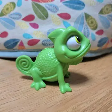 Disney 라푼젤 파스칼 피규어