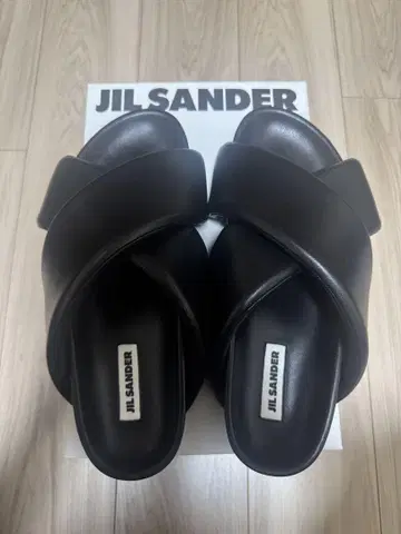JIL SANDER 질 샌더 샌들 44 뒷면 붙여짐