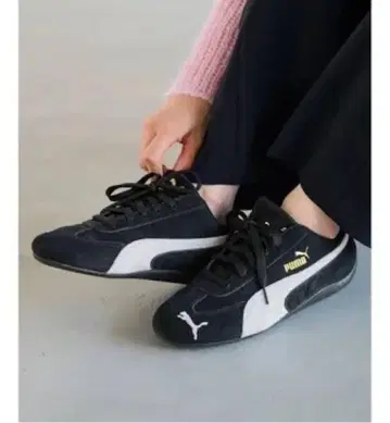 Puma 스웨이드 블랙 화이트 스니커즈