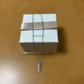 THE KISS 실버 펜던트 목걸이