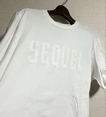 SEQUEL 시퀄 로고 프린트 티셔츠
