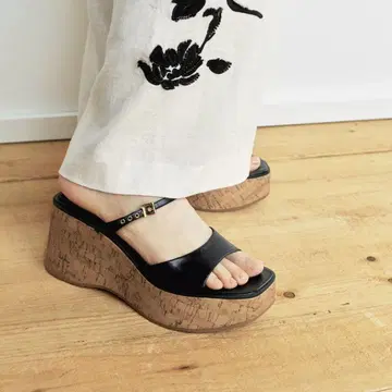 자라 블랙 웨지 샌들