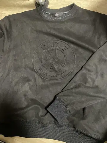 PARIS SAINT-GERMAIN 블랙 맨투맨 트레이닝복