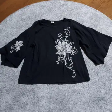 연꽃 프린트 오분 소매 상의
