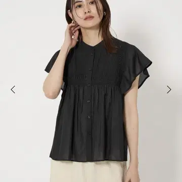 새상품 크라프트 스탠드 칼라 블라우스 블랙