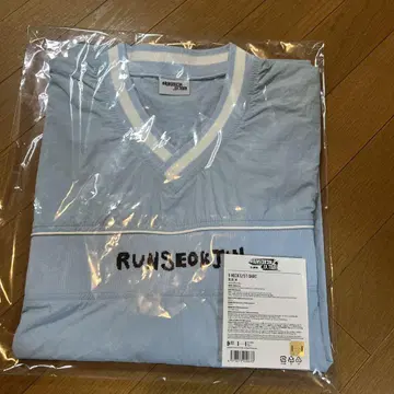 RUNSEOKJIN V넥 티셔츠 라이트 블루