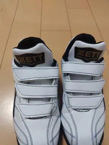 ZETT 화이트 야구 신발 벨크로