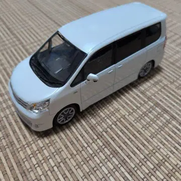 G's 화이트 1/43 스케일 미니카