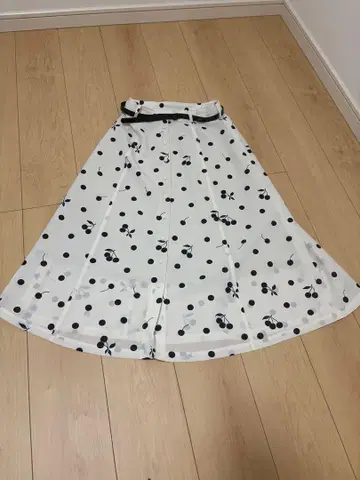 새상품급 IENA 체리 스커트