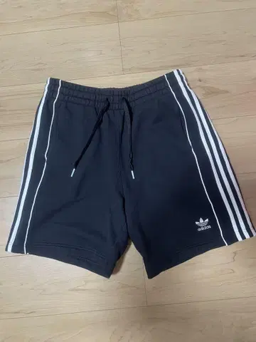 adidas 블랙 숏팬츠 3선 라인