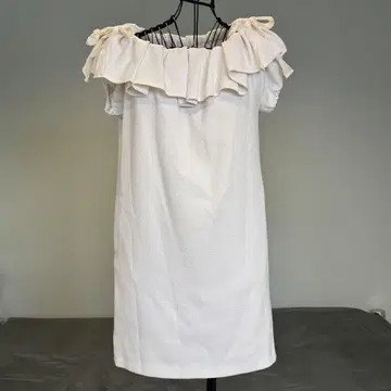 질스튜어트 프릴 오프숄더 원피스 화이트