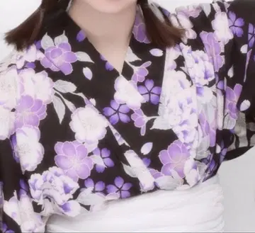 화이트와 보라색 꽃무늬 유카타 단품