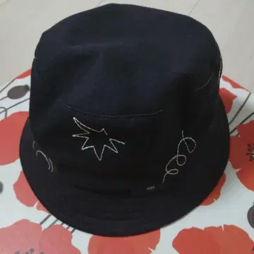 HAI 블랙 버킷 햇