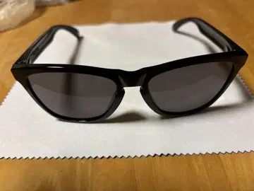 oakley fragment frogskins