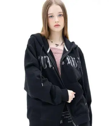 러브이즈트루 MZ 2-WAY GLITTER HOOD ZIP UP