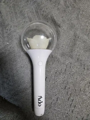 Ado 응원봉 꽃 디자인 화이트