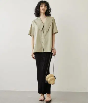 Whim Gazette 21ss 하프 슬리브 빅 플랫 칼라 블라우스