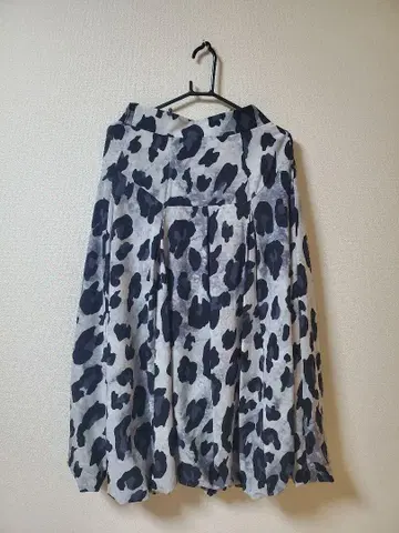 볼륨 벌룬 스커트 아줄바이마우지