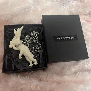 milkboy mad knight 목걸이