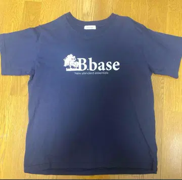 B.base 티셔츠