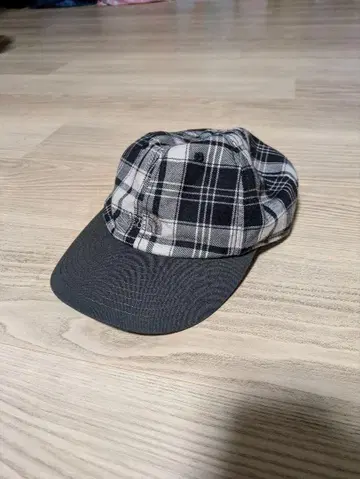 체크 무늬 캡