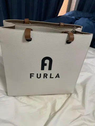 훌라 화이트 토트백
