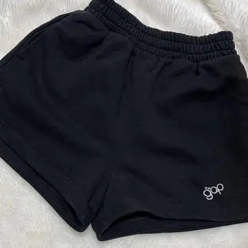숏팬츠 숏 팬츠 GAP 자수 여름옷 블랙