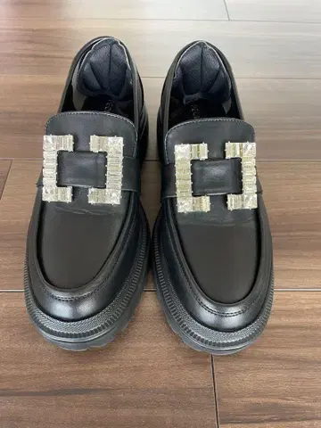 페신샤 PECHINCHAR 블랙 가죽 통굽 로퍼