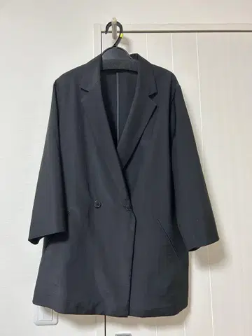 Liesse 리에스 숏 슬리브 자켓 블랙