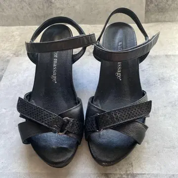 water massage 블랙 컴포트 샌들 23.5cm