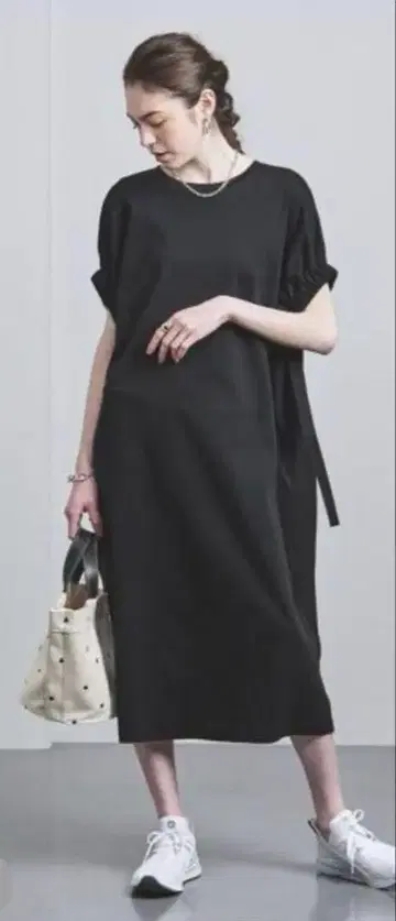 새상품급 UNITED ARROWS 원피스 개더 리본 블랙 롱 반팔
