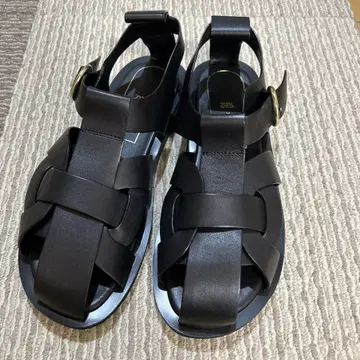 자라 가죽 샌들 25cm 39