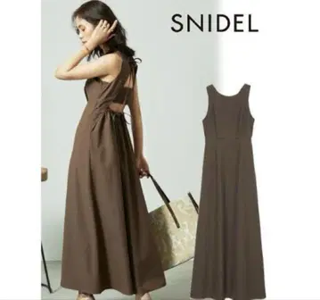 SNIDEL 백 오픈 플레어 원피스 브라운