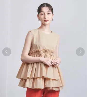 새상품급 UNITED ARROWS 티어드 개더 슬리브리스 블라우스