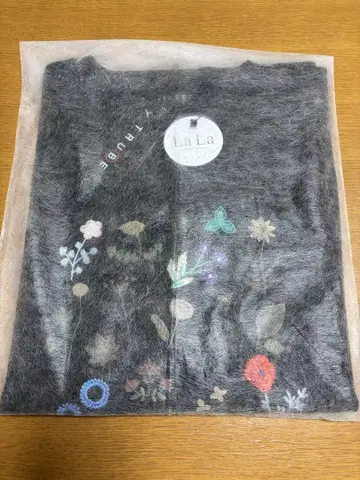 TRUBE 블랙 꽃무늬 자수 티셔츠 LL 대응