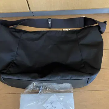 러시트 russet clouds nylon 슬링백 블랙