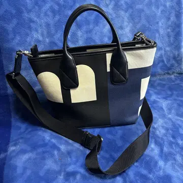 BALLY 기하학 패턴 캔버스 핸드백
