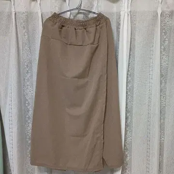 미사용! 베이지 폴리에스테르 롱 스커트 같은 큐롯. 모카 브라운.
