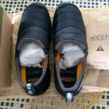 미사용 새상품 KEEN HOWSER II 트리플 블랙 US8