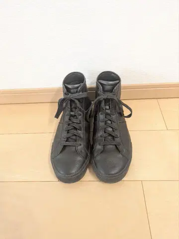 블랙 가죽 하이컷 스니커즈