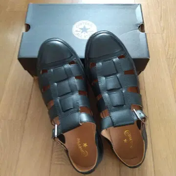 CONVERSE 가죽 구르카 샌들