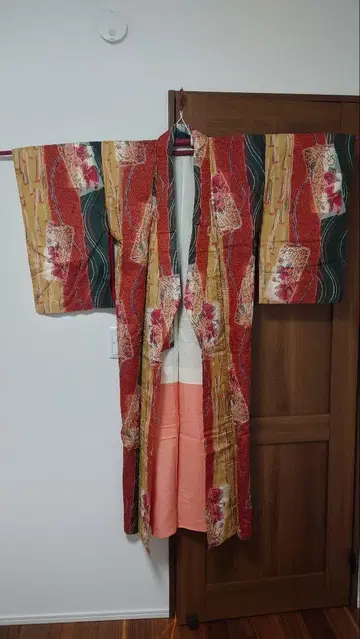 꽃무늬 기모노 빨간색, 그린, 메이센 기모노