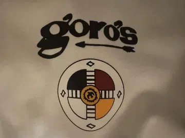 goro's 화이트 티셔츠 휠