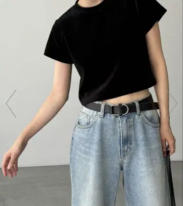 새상품 숏 기장 벨로아 크롭 티셔츠