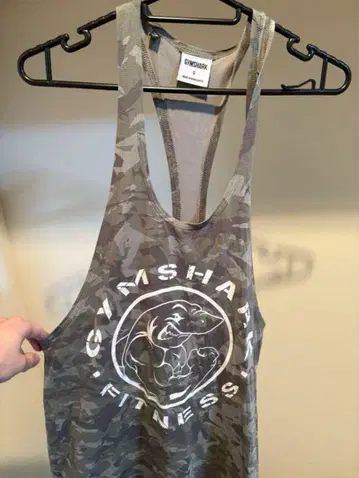 Gymshark 카모플라쥬 탱크탑