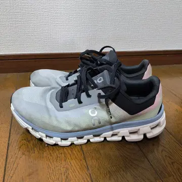 클라우드플로우4 27.5cm