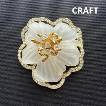CRAFT 브로치