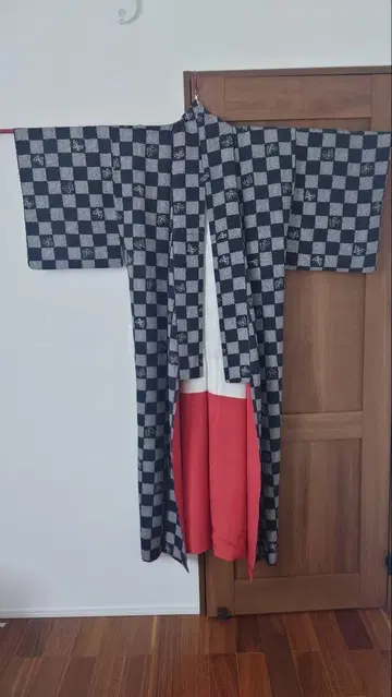 체크 무늬 나비 자수 코몬 기모노